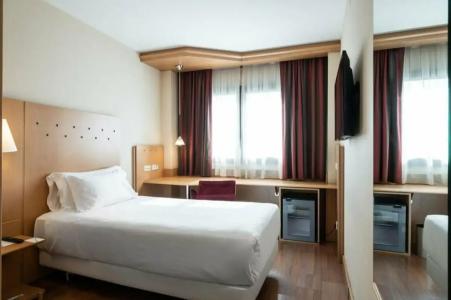 Catalonia La Maquinista - 89