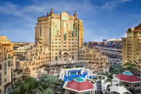 Swissôtel Al Murooj Dubai