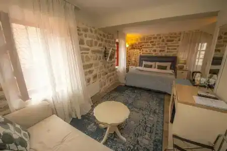 Antika Guesthouse - 1