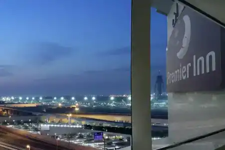 Premier Inn Dubai International Airport - 75