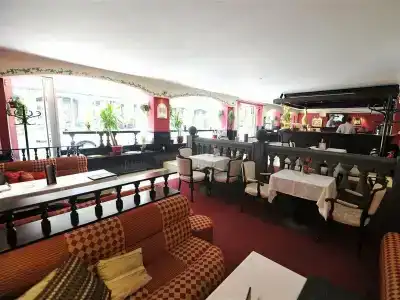 Queen's Astoria Design - 49