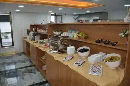 Piyes Otel - 81