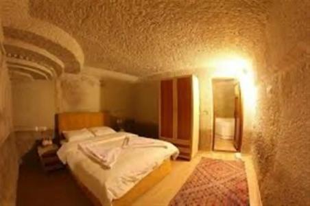 Falcon Cave Suites - 71