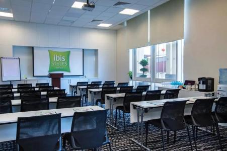 ibis Styles Dragon Mart Dubai - 8