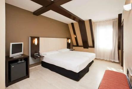 Ilunion Almirante - 17