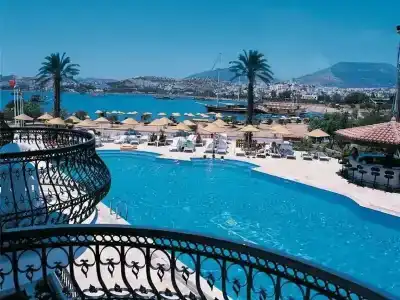 Tropicana Beach - 11