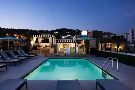 Chamberlain West Hollywood - 8