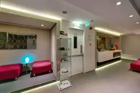 72 Sharjah - 53