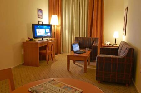 Golden Tulip Apartments - 43