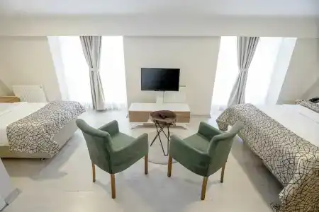 The Corner Inns By Suit - 55