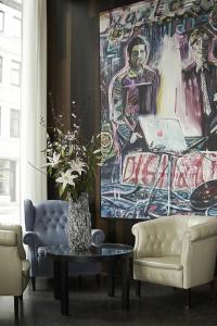 Empire Riverside - 96