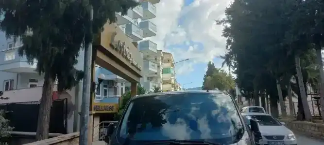 Lavinia Apart & - 22