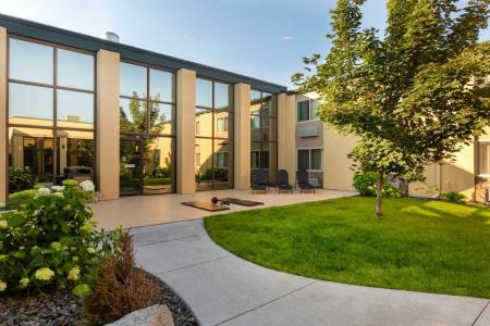 Best Western Plus GranTree Inn - 5