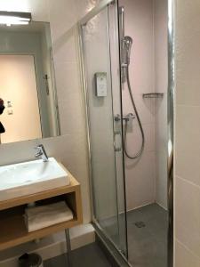 Kyriad Paris 18 - Porte de Clignancourt - Montmartre - 39