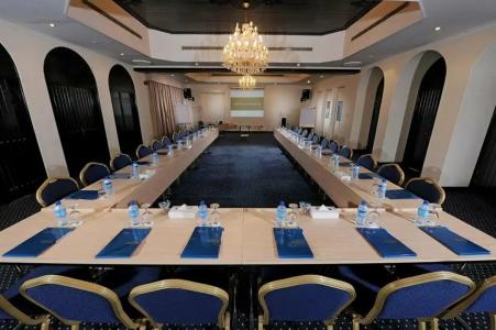 Novotel Bahrain Al Dana Resort - 35