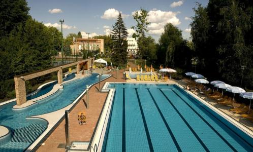 Holiday Beach Budapest Wellness with Sauna Park