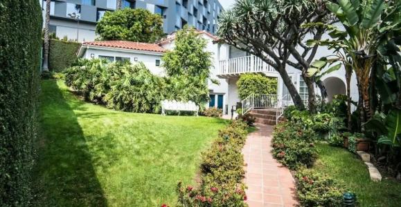 Sunset Marquis - 94