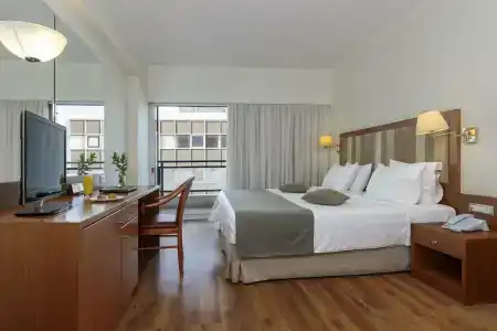 Best Western Plus Plaza - 78