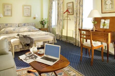 Relais Du Louvre - 37