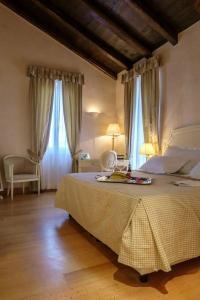 Siora Vittoria Boutique - 91