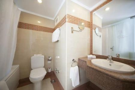 Golden Tulip Flamenco Cairo - 58