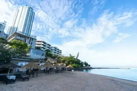 Golden Tulip Pattaya Beach Resort - 1