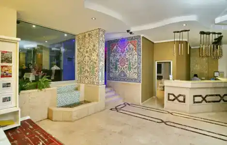 Kleopatra Celine - 44