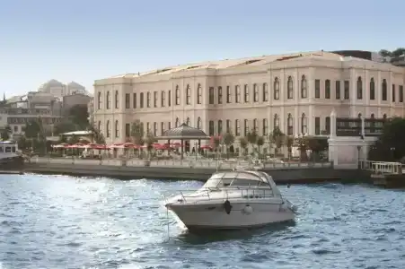 Four Seasons Istanbul at the Bosphorus - 18