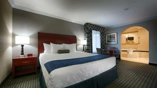 Best Western Plus Marina Shores