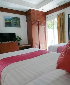 Naithon Beach Mansion - 97