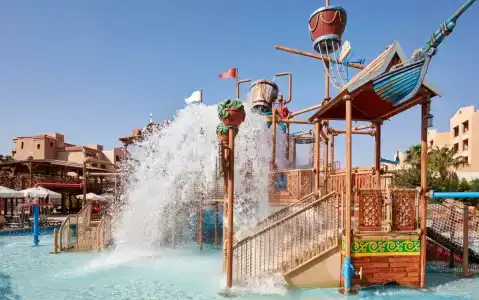 Coral Sea Holiday Resort and Aqua Park - 14