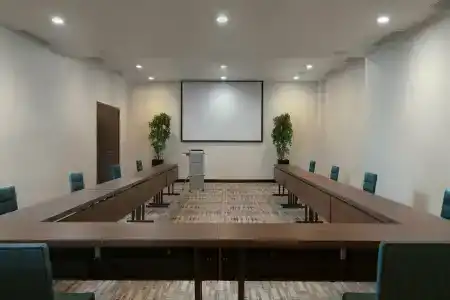 Four Points by Sheraton - 16