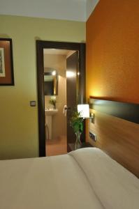 Hostal Ballesta - 87