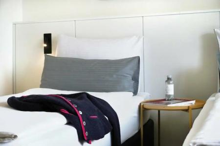 THE FLAG München M. - 13