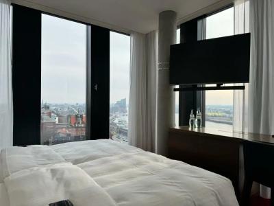 Empire Riverside - 51