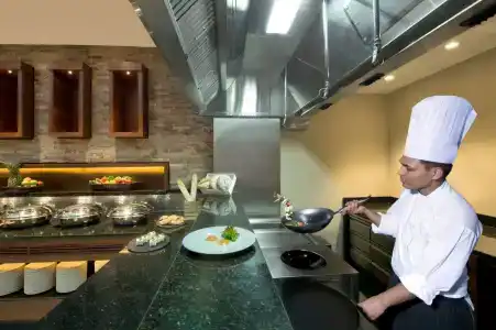 Hilton Garden Inn Dubai Al Muraqabat - Deira - 8
