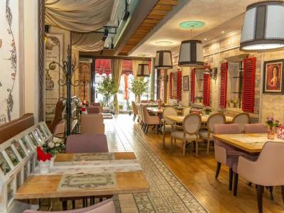 Cosmopolitan & Wellness - 54