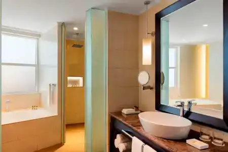 Sheraton Sharjah Beach Resort and Spa - 44