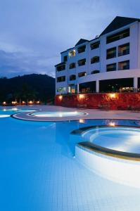 Sir James Resort - 8