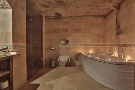 Shoestring Cave House - 11