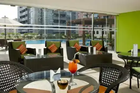 TIME Oak & Suites - 90