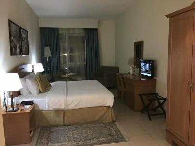 Golden Tulip Apartments - 20