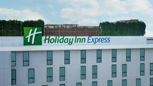 Holiday Inn Express Bangkok Soi Soonvijai, an IHG - 3