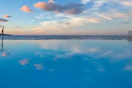 I Resort Beach & Spa - 2