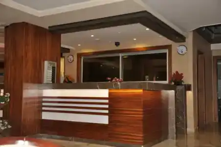 Lavinia Apart & - 13