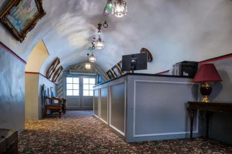 Three Crowns Residents - 7