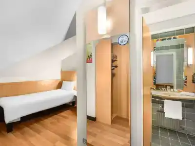 Ibis Budapest Heroes Square - 38
