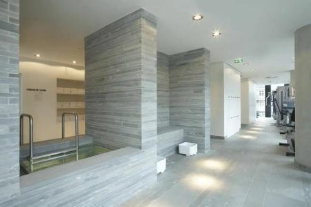 Empire Riverside - 72