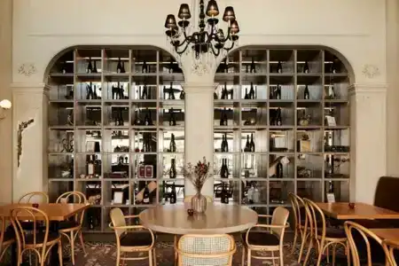 Legacy Gastro Suites - 13