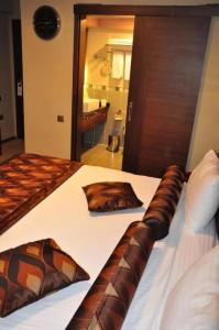 Marlight Boutique - 24